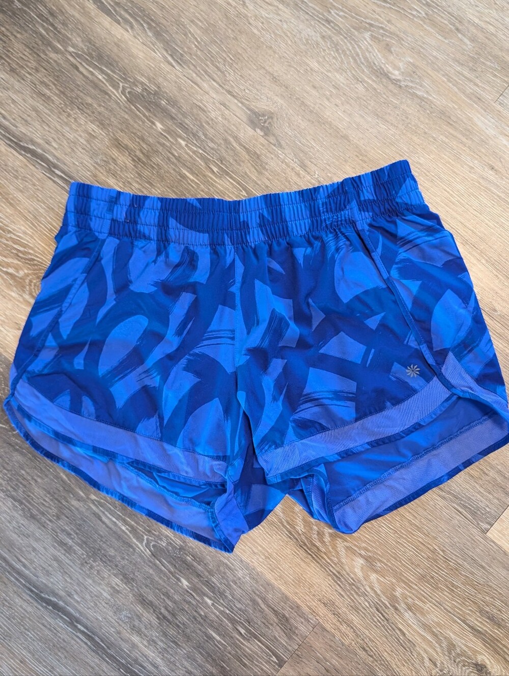 Athleta Mesh Run Racer Short